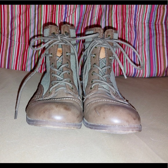 Falls Creek Fashion Ankle Boots - Picture 2 of 7